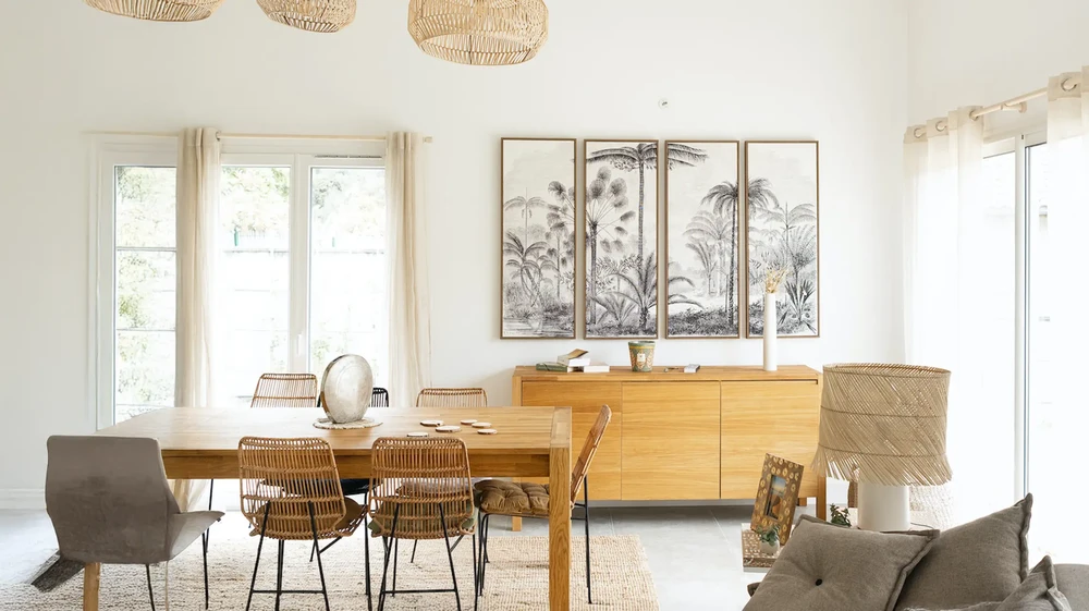 Chambre contemporaine avec tête de lit intégrée, papier peint panoramique motif forêt en camaïeu de verts